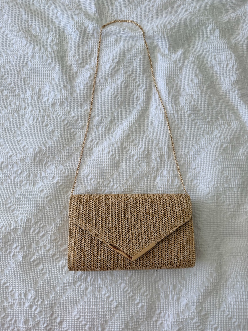 Source Unknown Natural Straw Envelope Clutch with Gold Chain
